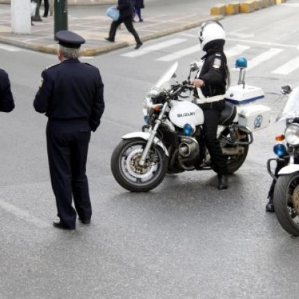 Ληστεία και αρπαγή ομήρου στο Δίστομο με λεία ποσό μαμούθ (βίντεο)