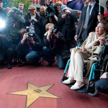 Πέθανε στα 104 της χρόνια, η ηθοποιός Λουίζ Ράινερ