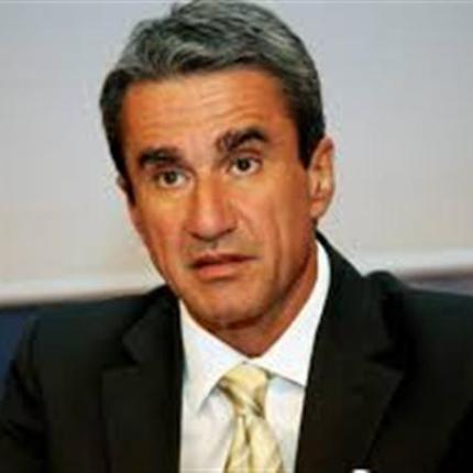 «Προφανώς και δεν θα έκανα ανθρωποθυσίες στο υπουργείο Παιδείας» δηλώνει ο Ανδρ. Λοβέρδος