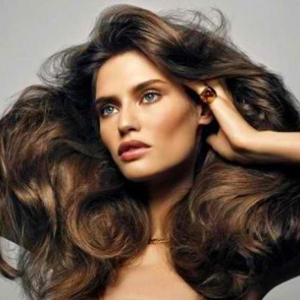 Εύκολα βήματα για μαλλιά με όγκο