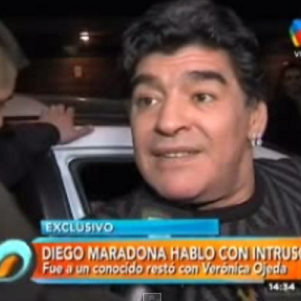 Ο Μαραντόνα χαστούκισε δημοσιογράφο (βίντεο)