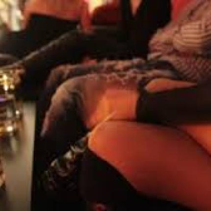 Αντιστράφηκαν οι ρόλοι, αλλά όλες μαζί φόρεσαν χειροπέδες!