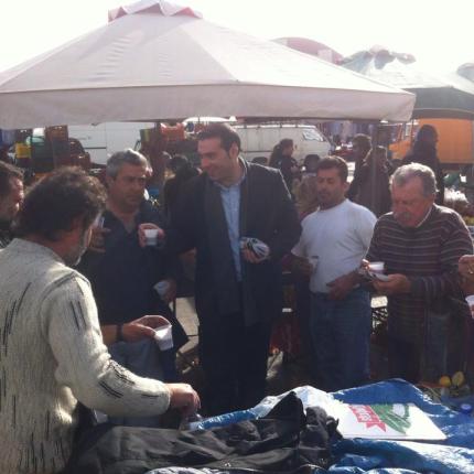 Στη λαϊκή αγορά των Πατελών ο Γιώργος Ματαλλιωτάκης