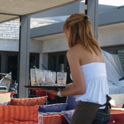 Ρεκόρ "μαύρης εργασίας" τον Αύγουστο