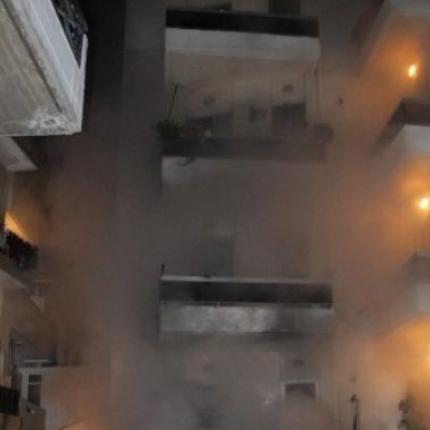 Ηράκλειο: Με εγκαύματα στο νοσοκομείο μετά την πυρκαγιά στην πολυκατοικία