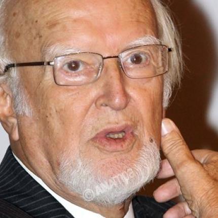 "Εφυγε" ο δημοσιογράφος Μέμος Φαράκος