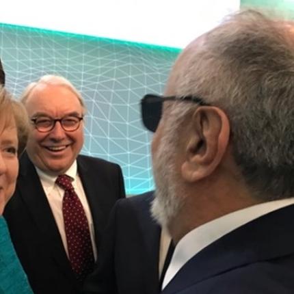 κουρουμπλης μερκελ