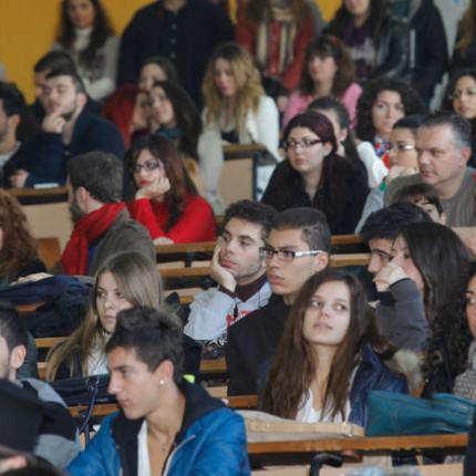 "Λύση για τις μετεγγραφές των φοιτητών με το 10%"