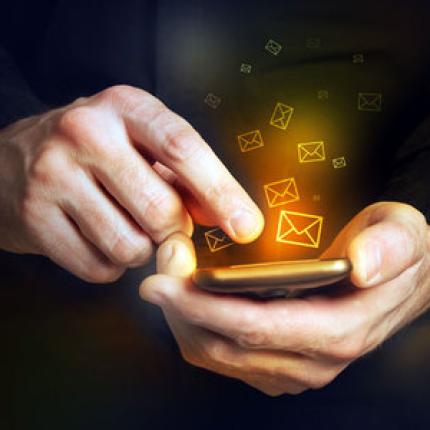 Πτώση των SMS - Άνοδος στις διαδικτυακές πλατφόρμες αποστολής μηνυμάτων