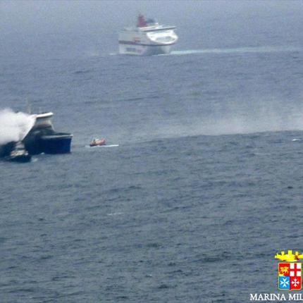 Συγκλονίζει η μητέρα που σώθηκε από το μοιραίο πλοίο και ψάχνει τα παιδιά και το σύζυγο της (βίντεο)