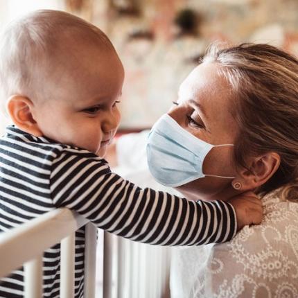 κορωνοϊός μητέρα παιδί