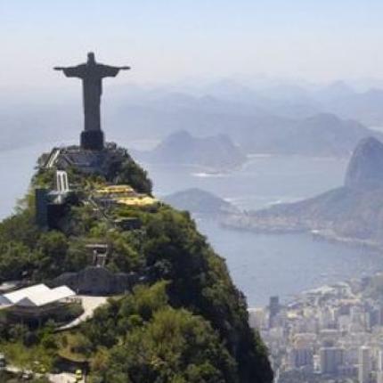 Δακρυγόνα και σφαίρες από καουτσούκ κατά των διαδηλωτών στο Σάο Πάολο