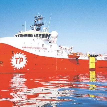 Σε ξέρα βρέθηκε συνοδευτικό σκάφος του Μπαρμπαρός