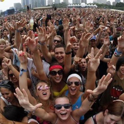 Έκθεση του ΟΗΕ καλεί σε επενδύσεις ώστε να τονωθεί ο νεανικός πληθυσμός του πλανήτη 