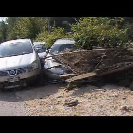 Ισχυρή νεροποντή στη Φλωρεντία - Πέντε άνθρωποι τραυματίσθηκαν ελαφρά