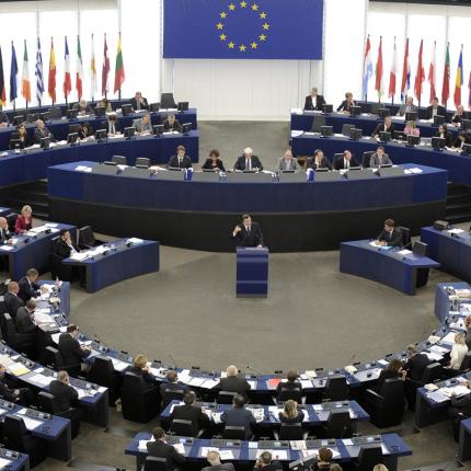 Σήμερα επικυρώνει το Ευρωκοινοβούλιο την τοποθέτηση Γιούνκερ στην Κομισιόν