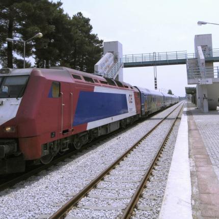'Εβρος: Ένας νεκρός από σύγκρουση Ι.Χ. με επιβατική αμαξοστοιχία