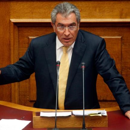 Β.Καπερνάρος: Δεν μπαίνω σε μαντρί. Και αν ήμουν σε μαντρί, θα έβγαινα