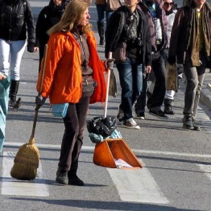 Χιλιάδες έκτακτες προσλήψεις προσωπικού σε δήμους και περιφέρειες