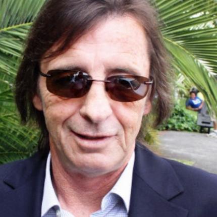 Για φόνο κατηγορείται ο ντράμερ των AC/DC