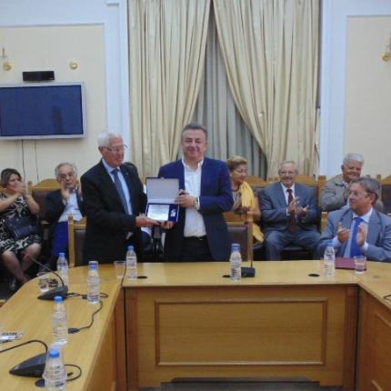 Τιμητική διάκριση στον φιλέλληνα Ε. Βόλτερ από τον Περιφερειάρχη