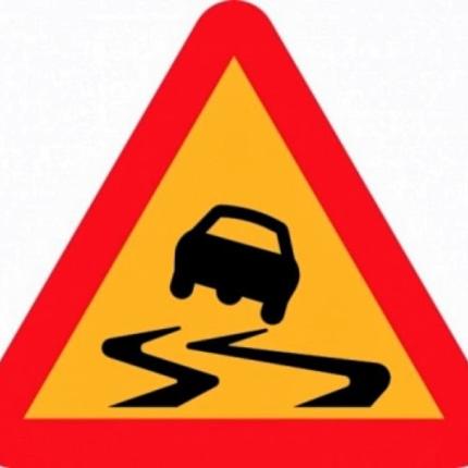 Ηράκλειο: Κινδύνευσαν οδηγοί απο πετρέλαια στο οδόστρωμα 