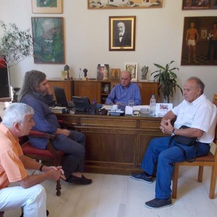 Στον δήμαρχο Ηρακλείου η διοίκηση του Ερασιτέχνη ΟΦΗ