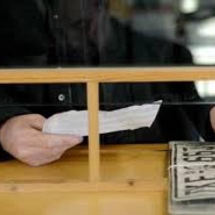 Τελευταία μέρα σήμερα για τα τέλη  και την κατάθεση πινακίδων