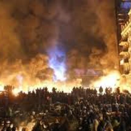 Επείγουσα συνεδρίαση του Συμβουλίου Ασφαλείας της Ουκρανίας, συγκρούσεις σε πολλές πόλεις