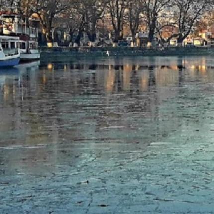 Η παγωμένη λίμνη Ιωαννίνων