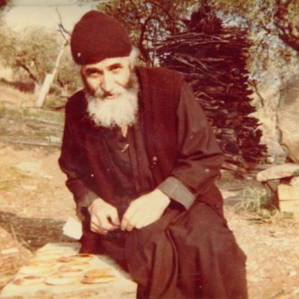 Γέροντας Παΐσιος: " Έχεις λύπη; ... Ο Θεός σου λείπει"