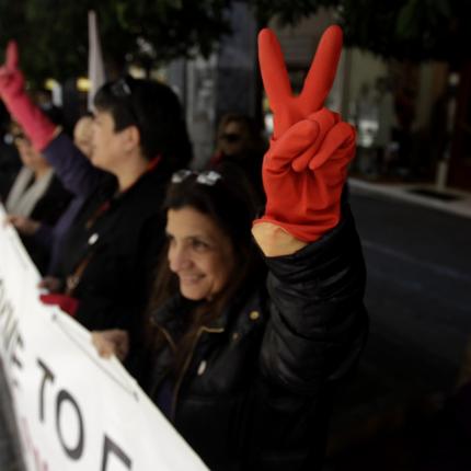 Βαρουφάκης σε καθαρίστριες: Θα είστε οι πρώτες που θα προσληφθούν με το νομοσχέδιο Κατρούγκαλου
