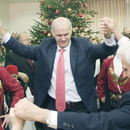 Επιμένει ο Γ. Παπανδρέου στην ορθότητα της απόφασης για δημοψήφισμα το 2011
