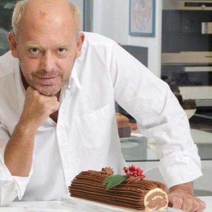 Ο Στέλιος Παρλιάρος και οι "γλυκές αλχημείες" στο Ηράκλειο (βίντεο)