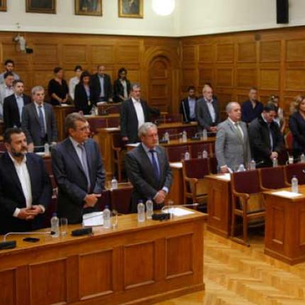 Άνω κάτω η  Κ.Ο του ΠΑΣΟΚ για τη στάση Παπανδρέου-Κακλαμάνη στο πολυνομοσχέδιο 