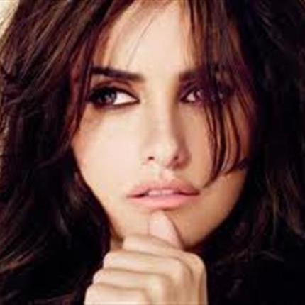 Η ηθοποιός Πενέλοπε Κρουζ ανακηρύχθηκε ως "πιο σέξι γυναίκα εν ζωή" 