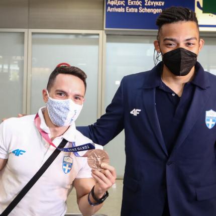 Πετρούνιας καραλης