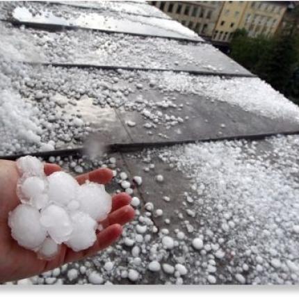 Χαλάζι σε μέγεθος καρυδιού στην Βουλγαρία: 'Ενας νεκρός, πολλοί τραυματίες