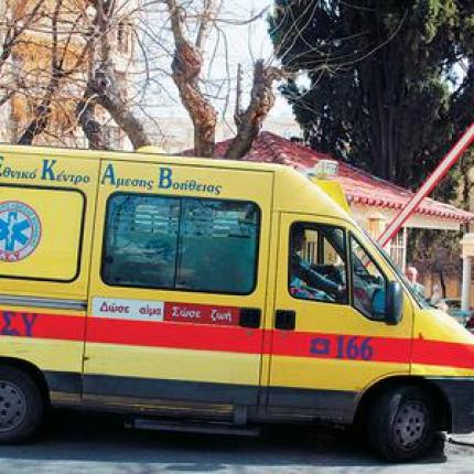 Σοκ στο κέντρο της Αθήνας - Άστεγος πήδηξε στο κενό (βίντεο)
