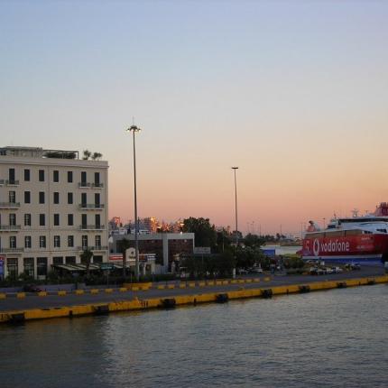 "Καθαρό" είναι το καλάσνικοφ που βρήκαν στο λιμάνι του Πειραιά