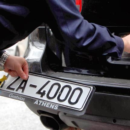 Με πλαστές πινακίδες κυκλοφορούσε 34χρονος στο Ρέθυμνο