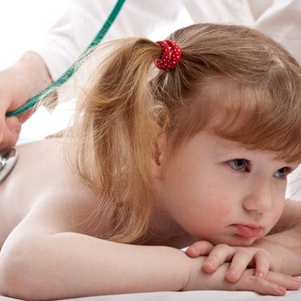παιδί πνευμονία