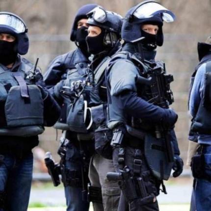 police_germany_1_.jpg