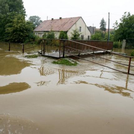 "Υδάτινη βόμβα" ο ποταμός Έβρος - Ρήξη στο ανάχωμα - Εκκενώνεται το Ορμένιο 