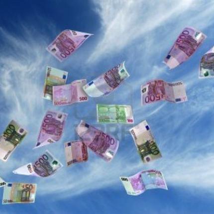 Διατηρείται ο 13ος και 14ος μισθός στον ιδιωτικό τομέα