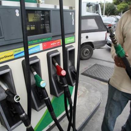 "Λευκή λίστα" με τα πρατήρια που έβαλαν το σύστημα εισροών - εκροών