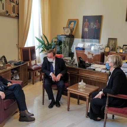 λαμπρινος πρεσβης τσεχιας