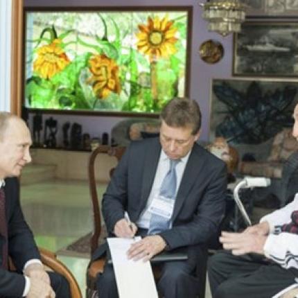 Ιστορική συνάντηση Φιντέλ Κάστρο - Πούτιν στην Κούβα