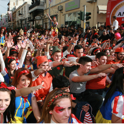 Φαντασμαγορική η έναρξη του Ρεθεμνιώτικου Καρναβαλιού! (βίντεο)