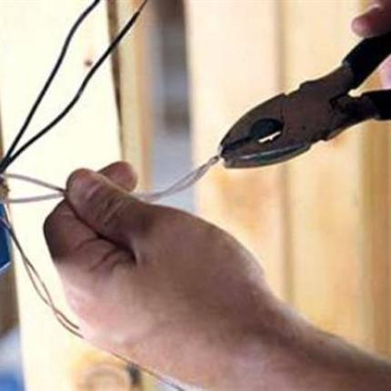 "Κεραυνοβολήθηκαν" από ηλεκτρικό ρεύμα πατέρας και γιος στους Αγ. Δέκα